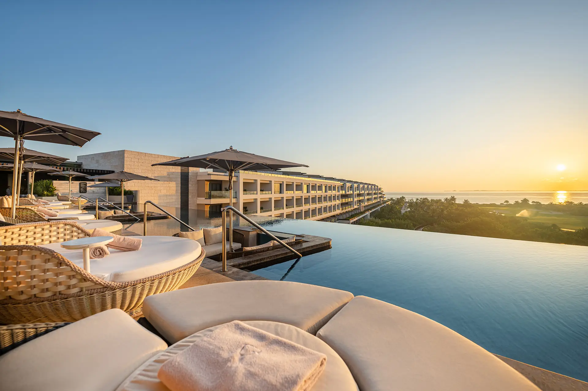 Home Page - TravelVIP atelier playa mujeres6